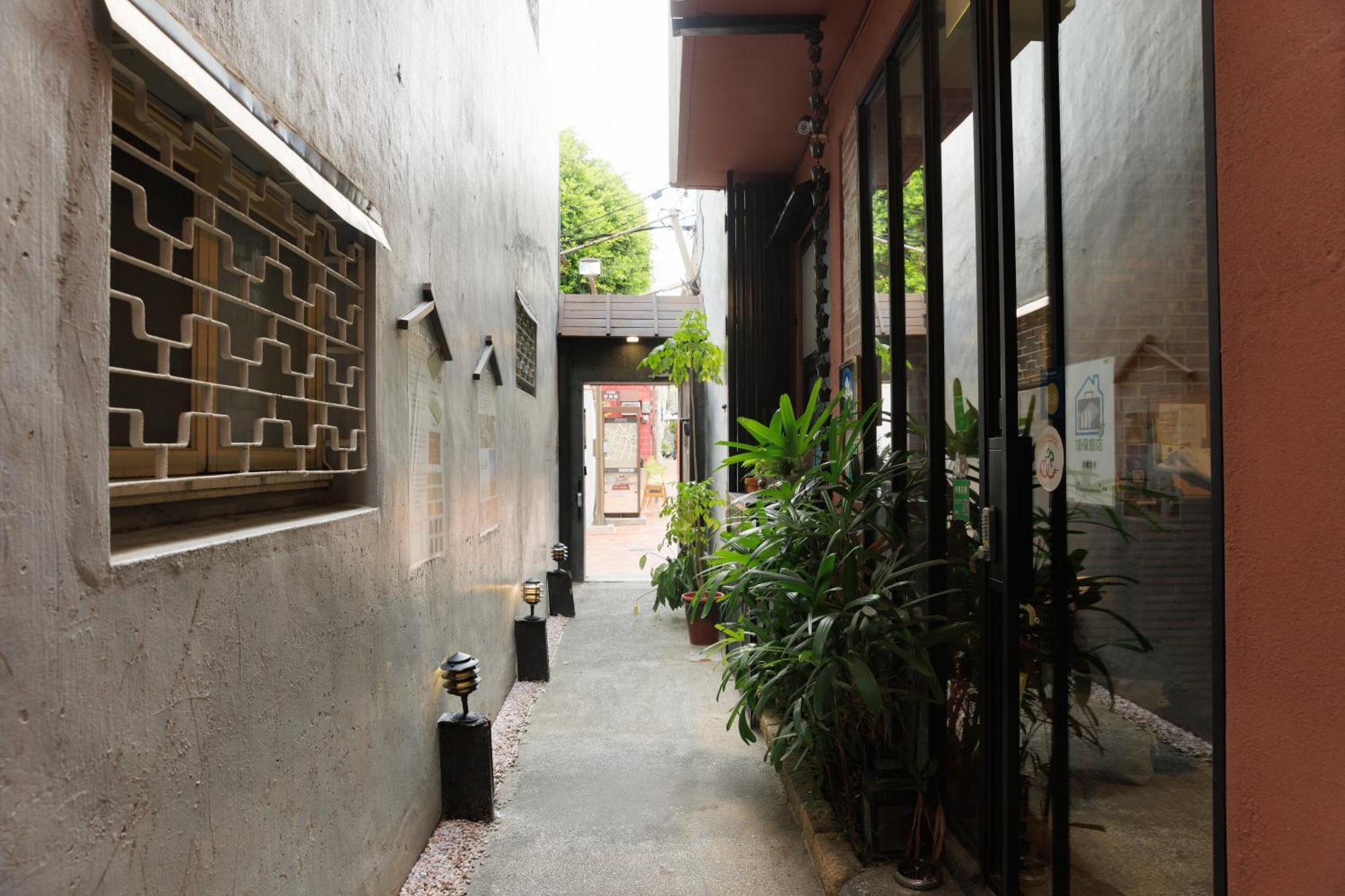 赤樓古巷民宿 6-12人可包棟 Tchaj-nan Exteriér fotografie
